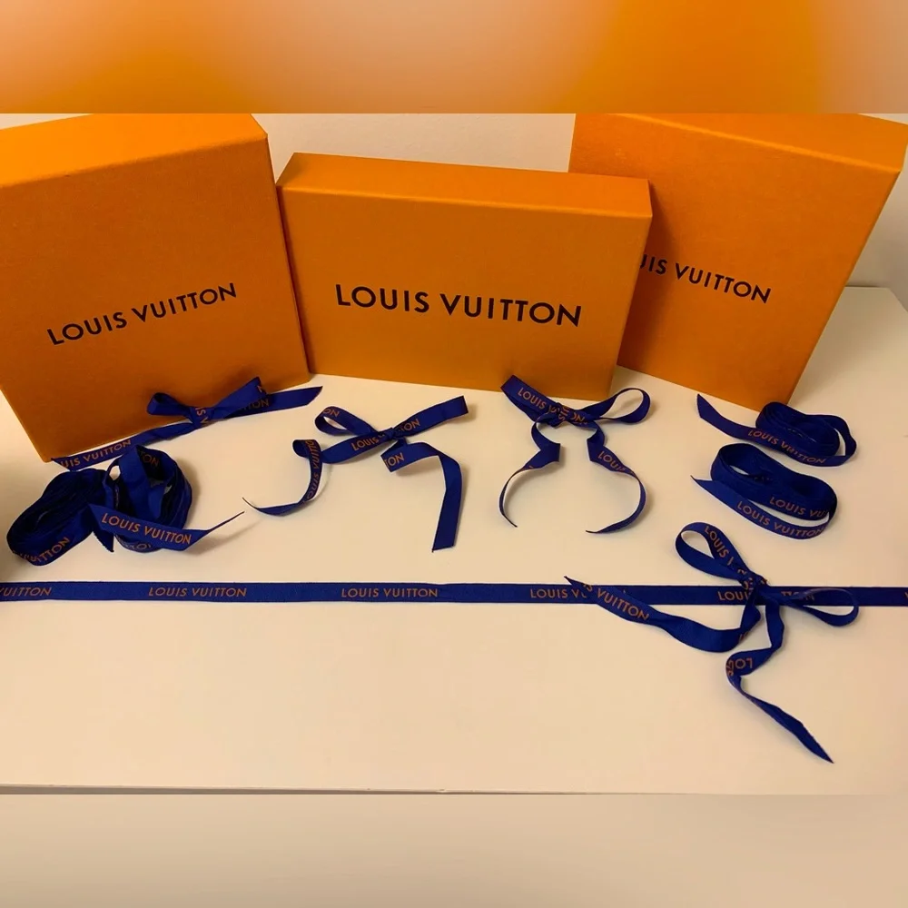 Louis Vuitton Ribbon Bundle - Picture 1 of 3